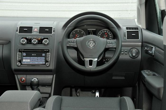 Atjaunināts Turan-Volkswagen: cena, apraksts un apraksts