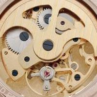 Mehāniskais pašmontāžas pulkstenis ir prestižs aksesuārs