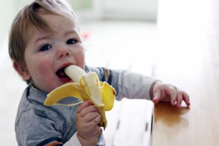 Cik daudz mēnešu varu bērnam piešķirt banānu?