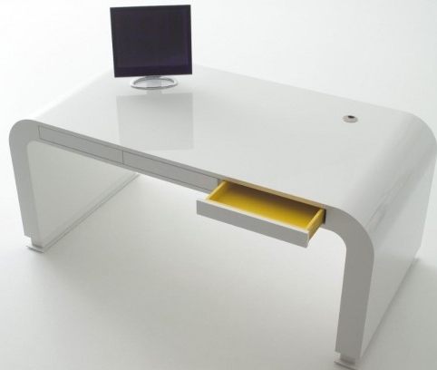 Datora galda balta fotogrāfija