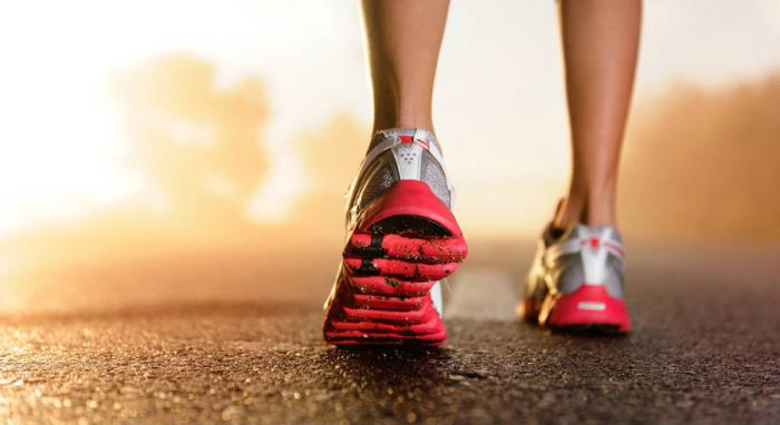 Vai skriešana palīdz tīrīt kuņģi un sāpes bez diētas?